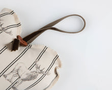 Load image into Gallery viewer, Wee Steve Stag Lavender Hearts